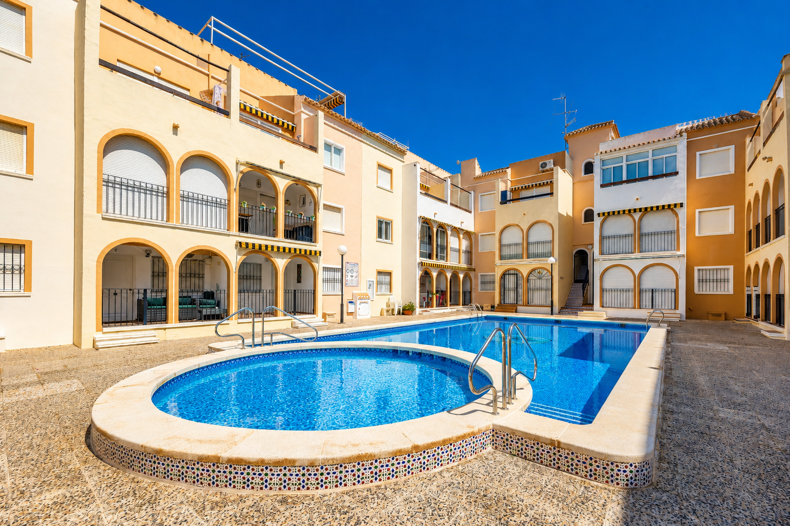 Bungalow en Torrevieja — Photo 1