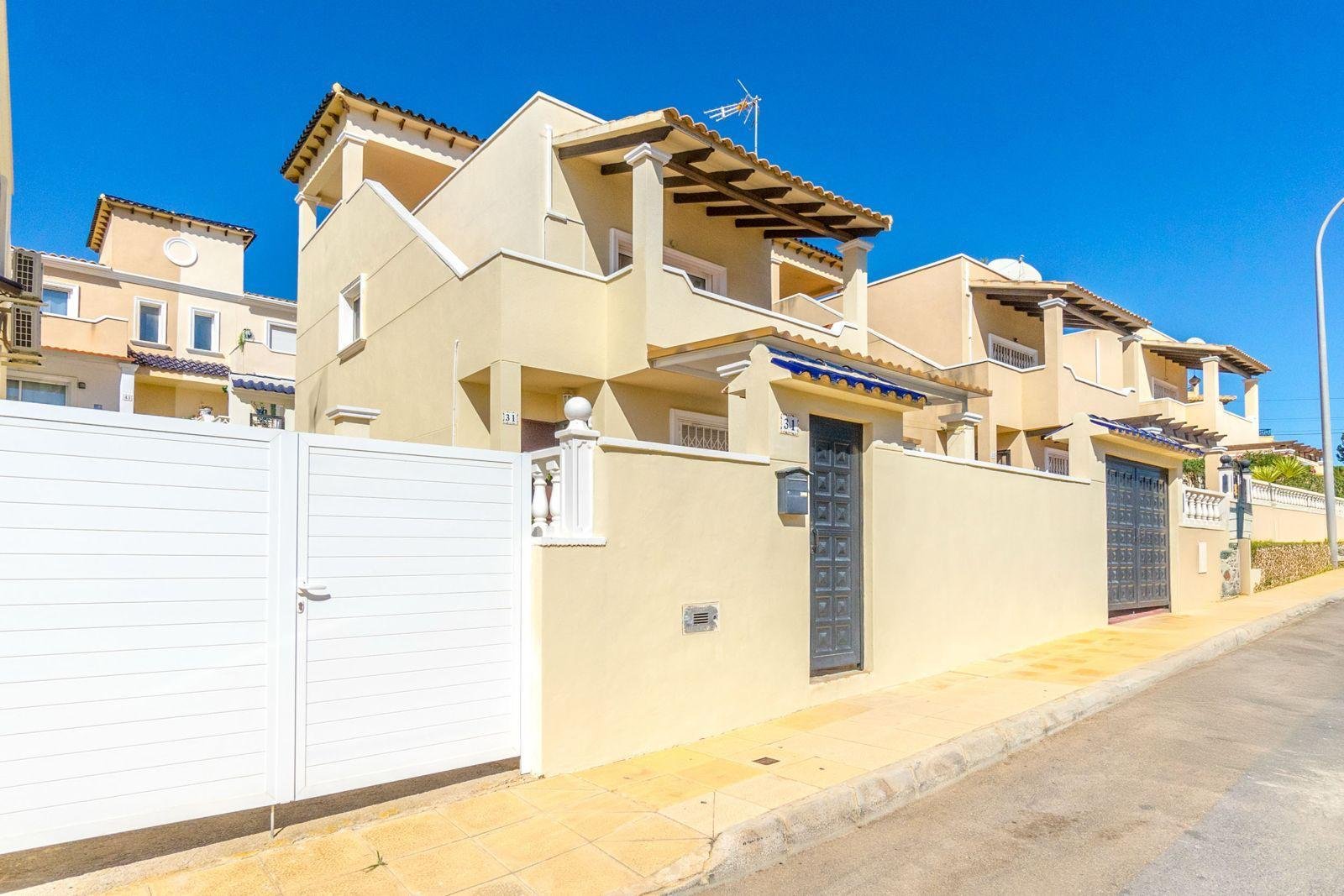 Casa en Orihuela Costa — Photo 1
